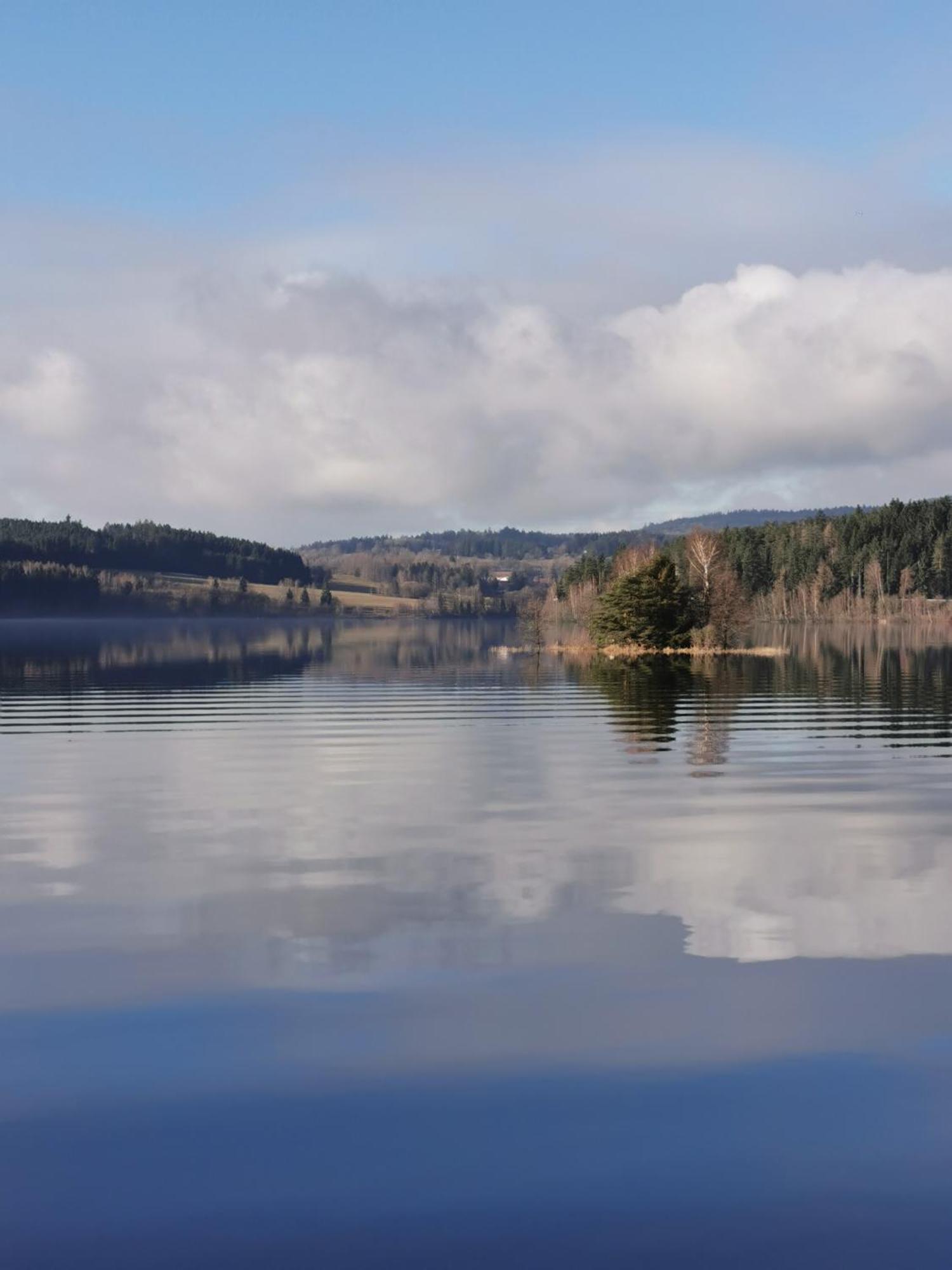 Apartament Apartman S Terasou A Vyhledem Na Jezero Lipno Kovářov Zewnętrze zdjęcie